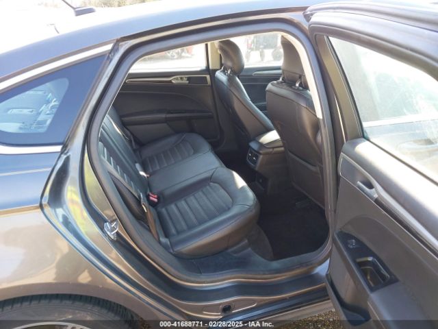 1FA6P0HD2F5105136 Ford FUSION SE