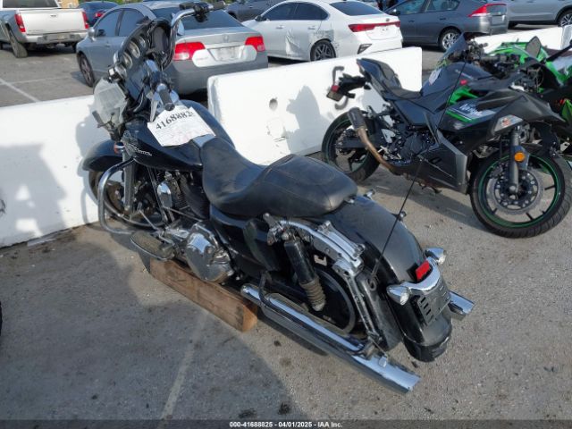 2015 HARLEY-DAVIDSON FLHX 1HD1KBM38FB696598 Photo 2