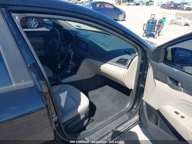KMHD84LF1HU103008 Hyundai ELANTRA SE
