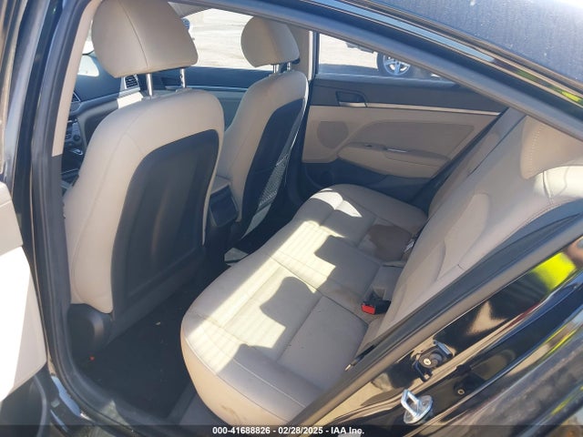 KMHD84LF1HU103008 Hyundai ELANTRA SE