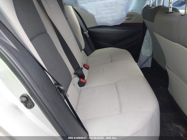 JTDEPRAE3LJ010441 Toyota COROLLA LE