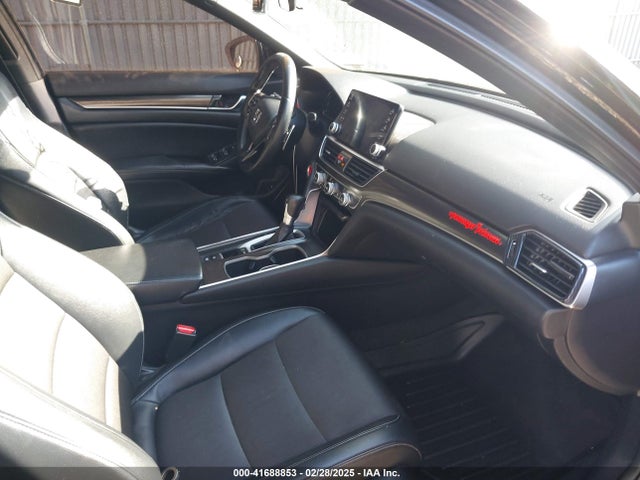 1HGCV1F38JA093109 Honda Accord Sport