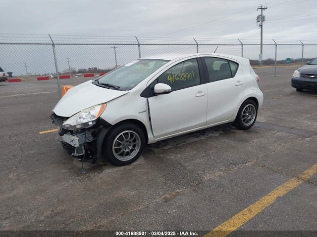 JTDKDTB35E1565142 Toyota PRIUS C