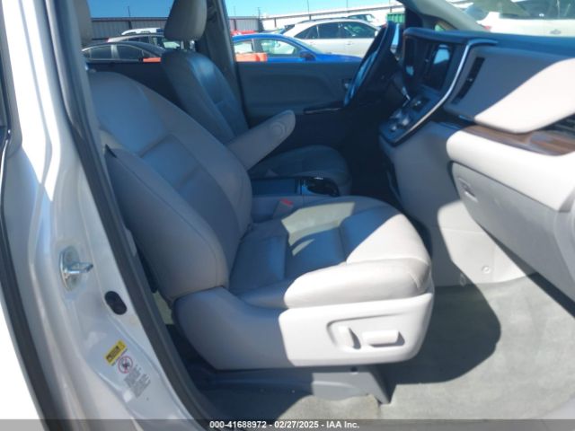 5TDYK3DC7FS661582 Toyota Sienna Xle/limited