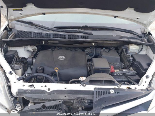 5TDKZ3DC1LS068541 Toyota SIENNA LE