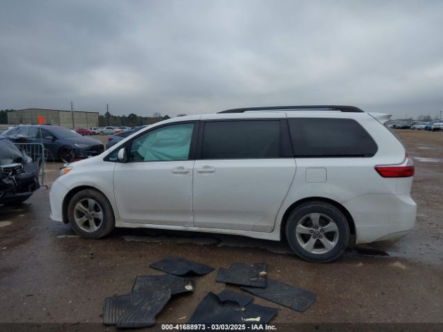 5TDKZ3DC1LS068541 Toyota SIENNA LE