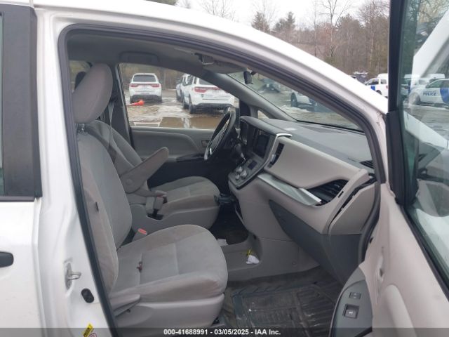 5TDZK3DC4FS539976 Toyota Sienna L 7 Passenger