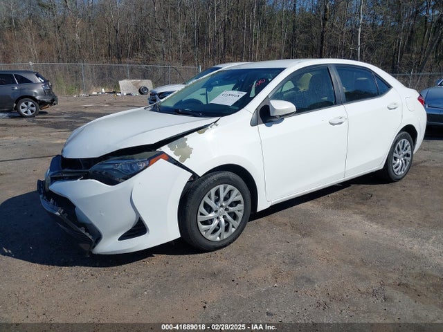 Toyota COROLLA LE 2017 5YFBURHE4HP580792 Image 2