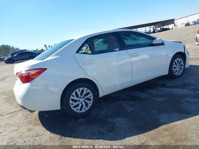 Toyota COROLLA LE 2017 5YFBURHE4HP580792 Image 4