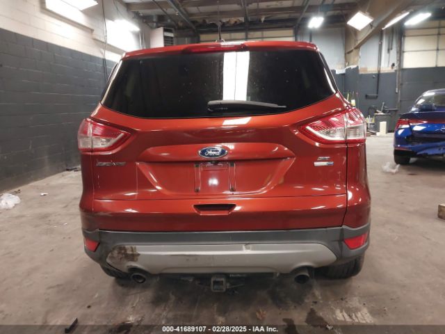 1FMCU9GX8EUB04546 Ford ESCAPE SE