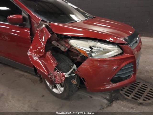 1FMCU9GX8EUB04546 Ford ESCAPE SE