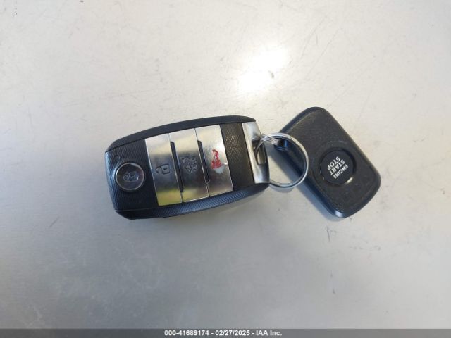 5XYPKDA57GG098233 KIA Sorento 3.3l Sxl