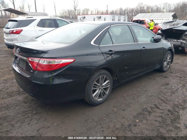 4T1BF1FK3HU395135 Toyota CAMRY SE