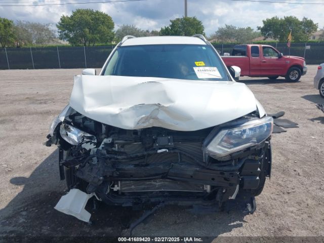 KNMAT2MTXHP604220 Nissan ROGUE SV