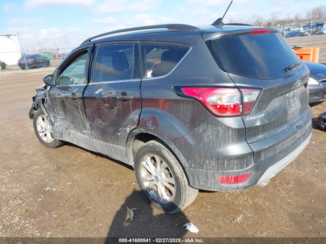 1FMCU9GD1JUA61412 Ford ESCAPE SE