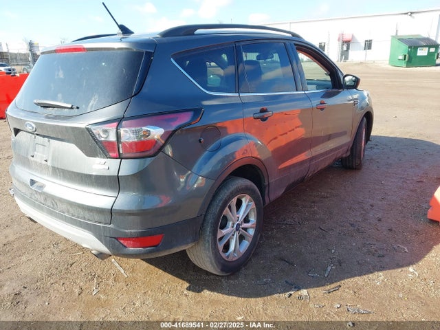 1FMCU9GD1JUA61412 Ford ESCAPE SE