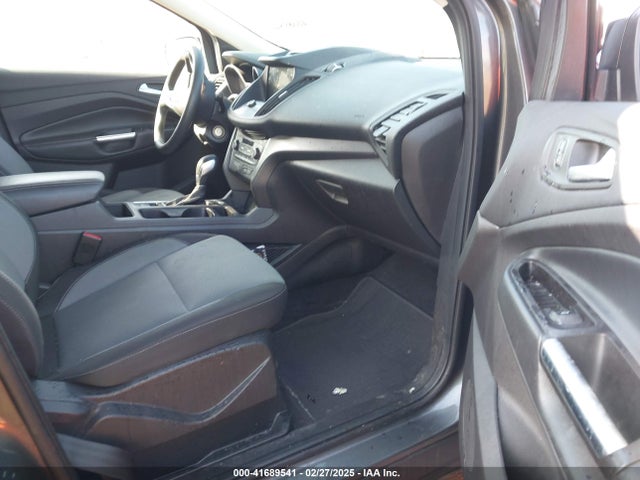 1FMCU9GD1JUA61412 Ford ESCAPE SE