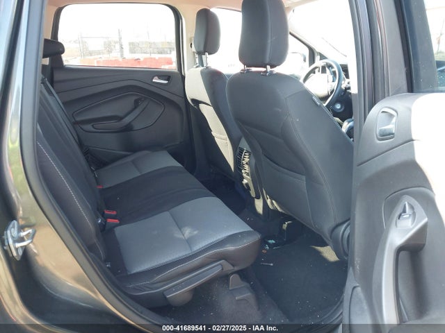 1FMCU9GD1JUA61412 Ford ESCAPE SE