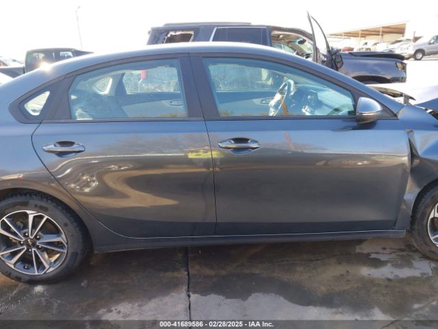 3KPF24AD8PE679854 KIA Forte Lxs