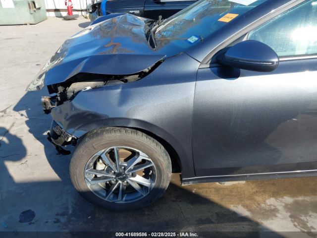 3KPF24AD8PE679854 KIA Forte Lxs