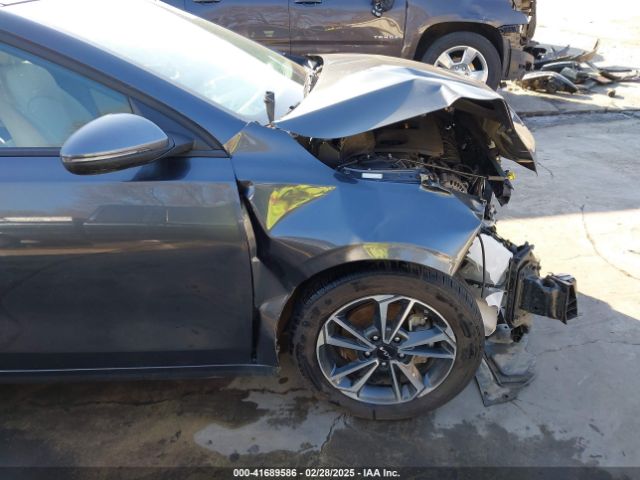 3KPF24AD8PE679854 KIA Forte Lxs