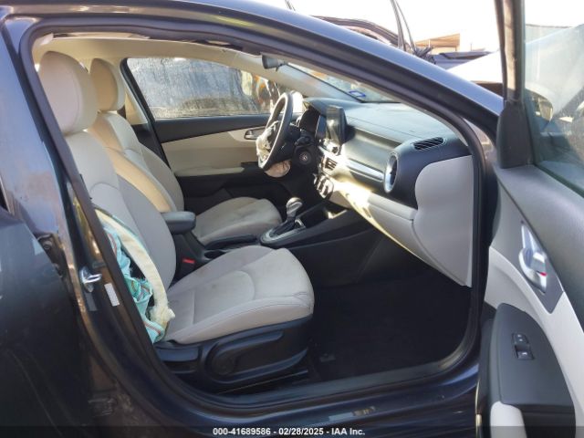 3KPF24AD8PE679854 KIA Forte Lxs