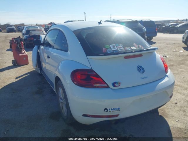 2017 VOLKSWAGEN BEETLE 3VWF17AT4HM608277 Photo 2