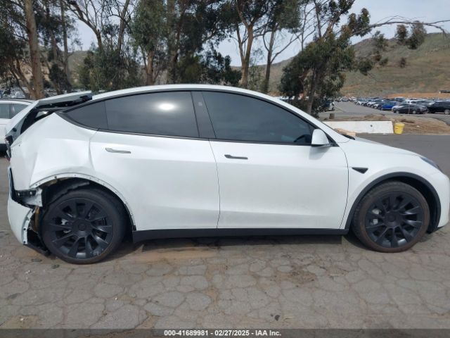 7SAYGDEE0SF237606 Tesla Model Y Long Range Dual Motor All-wheel Drive