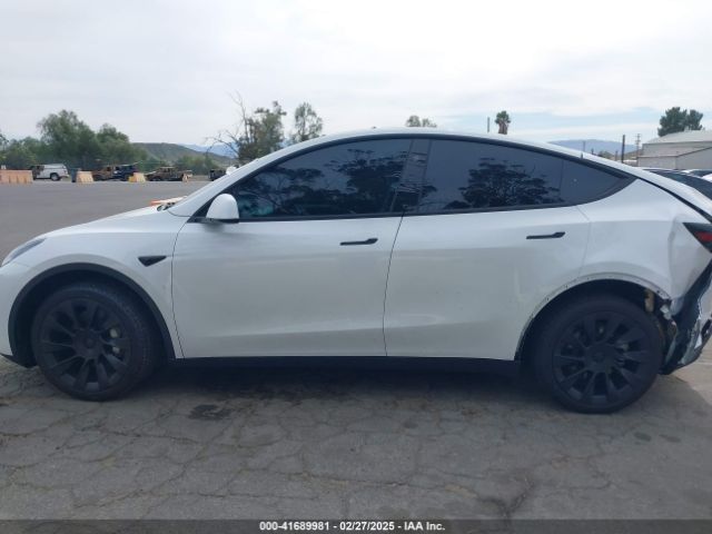 7SAYGDEE0SF237606 Tesla Model Y Long Range Dual Motor All-wheel Drive