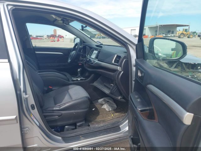 5TDZKRFH8GS122602 Toyota Highlander Le Plus V6