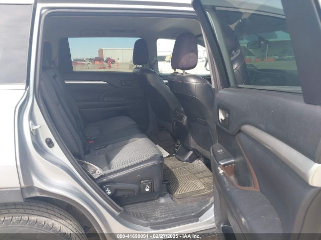 5TDZKRFH8GS122602 Toyota Highlander Le Plus V6