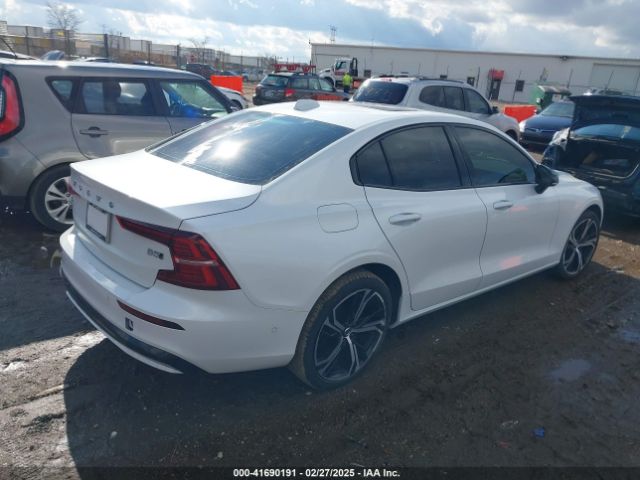 2023 VOLVO S60 7JRL12TW2PG240708 Photo 3