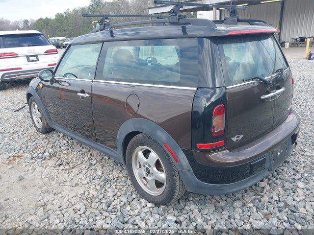 2010 MINI COOPER CLUBMAN WMWML3C57ATX37467 Photo 2