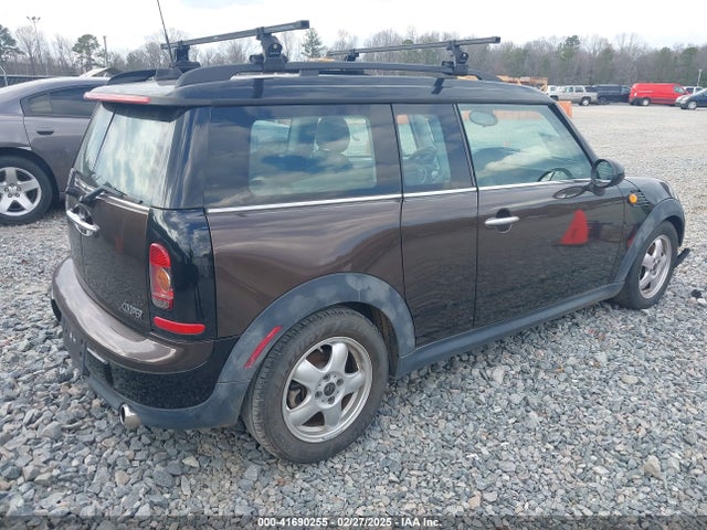 2010 MINI COOPER CLUBMAN WMWML3C57ATX37467 Photo 3