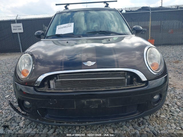2010 MINI COOPER CLUBMAN WMWML3C57ATX37467 Photo 5