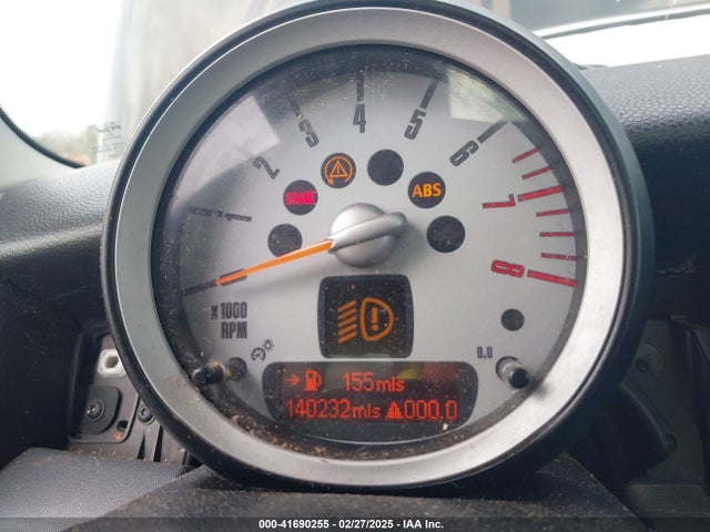 2010 MINI COOPER CLUBMAN WMWML3C57ATX37467 Photo 6