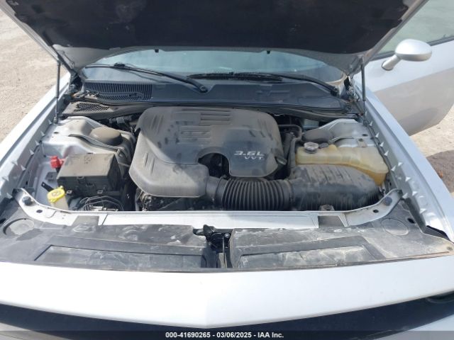 2C3CDZJG5KH747372 Dodge Challenger Gt