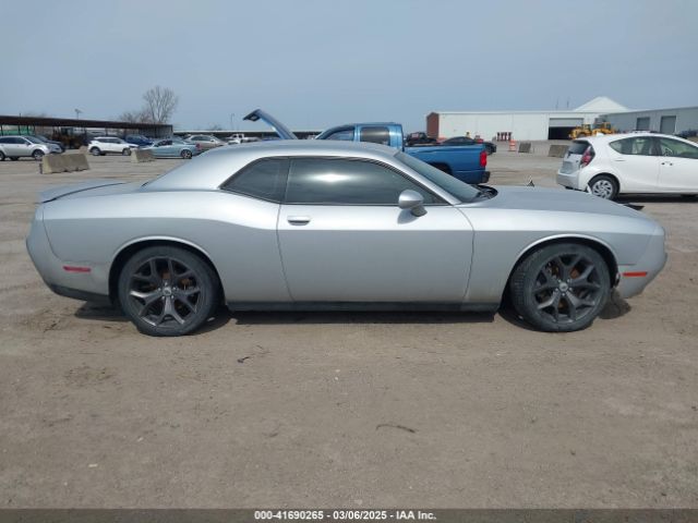 2C3CDZJG5KH747372 Dodge Challenger Gt