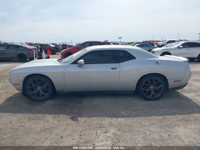 2C3CDZJG5KH747372 Dodge Challenger Gt