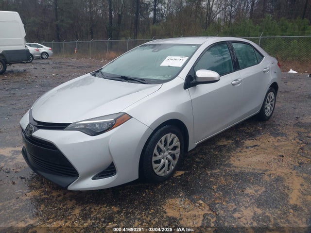 Toyota COROLLA LE 2019 2T1BURHE0KC181014 Image 2