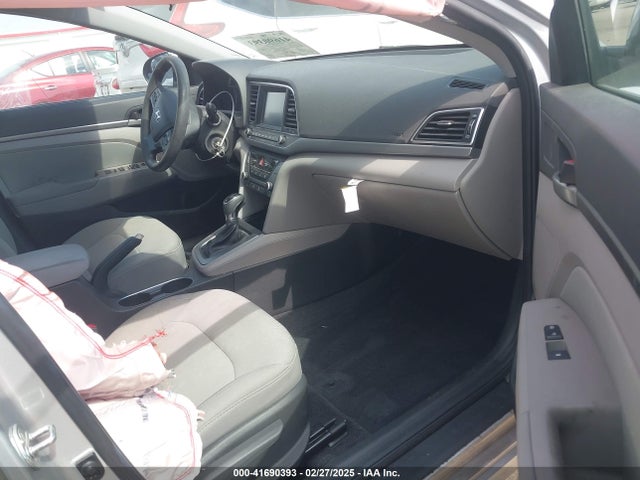 5NPD84LF1HH175700 Hyundai ELANTRA SE