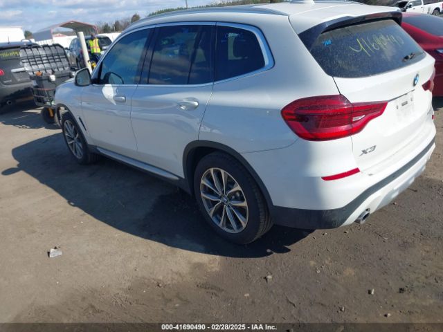 2019 BMW X3 5UXTR9C52KLD93422 Photo 2