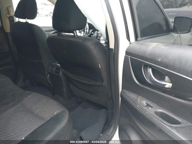JN8AT2MT0HW154538 Nissan ROGUE SV