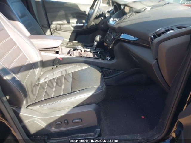 1FMCU9J92HUA26943 Ford Escape Titanium