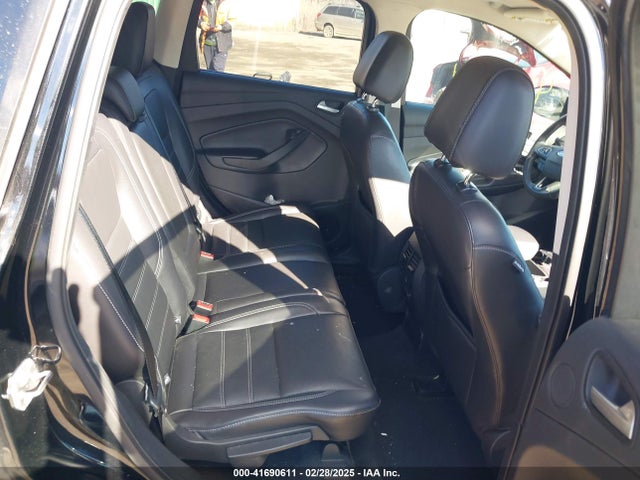1FMCU9J92HUA26943 Ford Escape Titanium