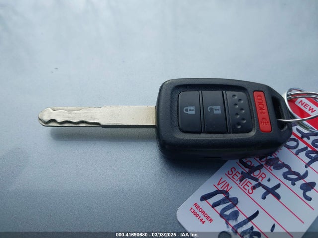 3HGGK5G43KM726127 Honda FIT LX