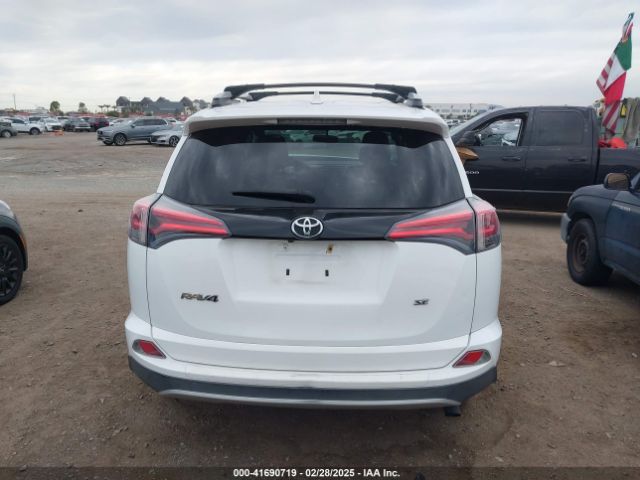 2T3NFREV5GW274409 Toyota RAV4 SE