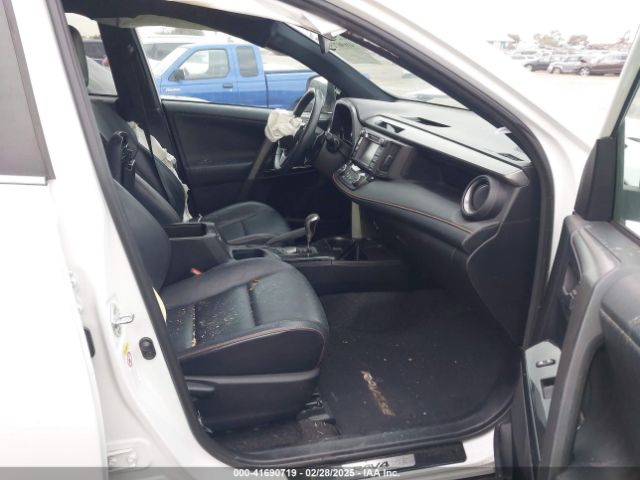 2T3NFREV5GW274409 Toyota RAV4 SE