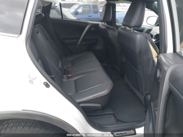 2T3NFREV5GW274409 Toyota RAV4 SE