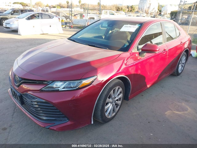 Toyota CAMRY LE 2019 4T1B11HK4KU243402 Image 2
